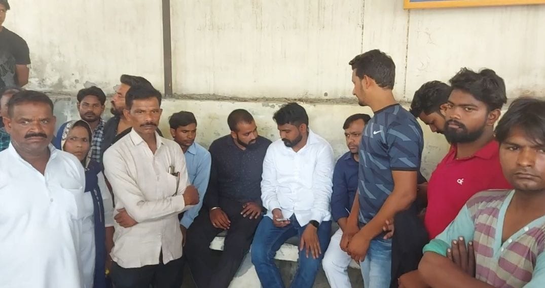Gang rape with mother and six-year-old in car