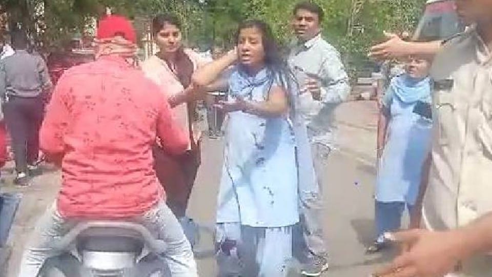 Indore News: TI had done three marriages, a dispute with a female policeman was going on about the car, the matter of affair also came to the fore