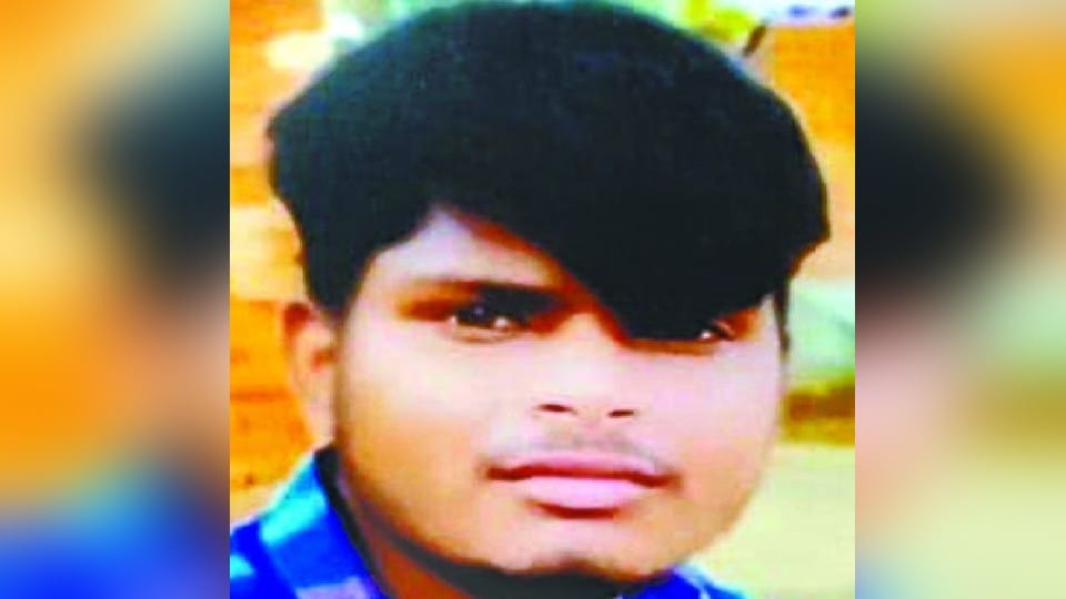 Kasganj Youth reached Bangladesh to meet Facebook friend