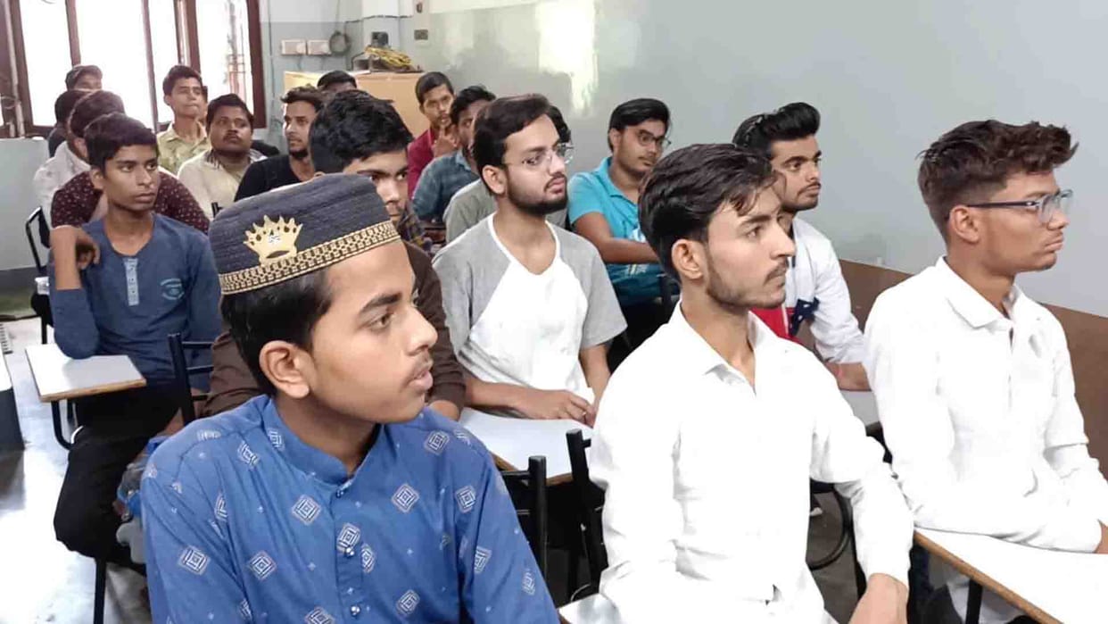 Etawah: Muslim religious leaders support Agneepath plan