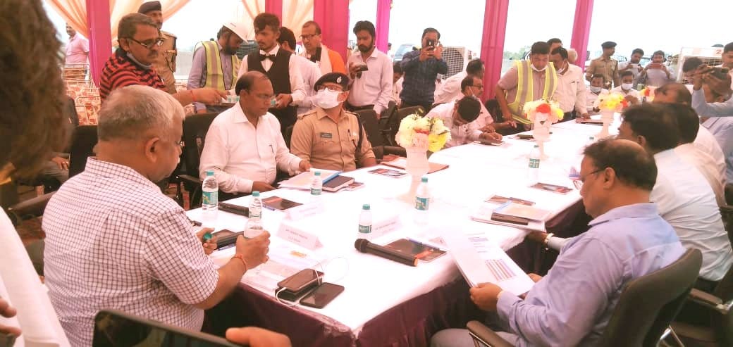 Bundelkhand Expressway,  ACS Avnish Awasthi inspects the expressway, PM Modi will launch soon