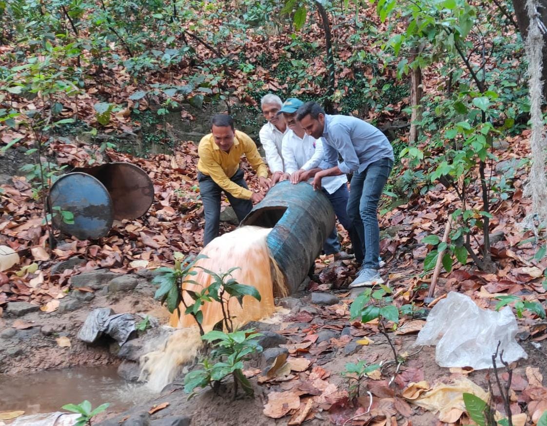 forest team dstroyed three illegale wine  bathiyan and lahan in khara and toka jungles