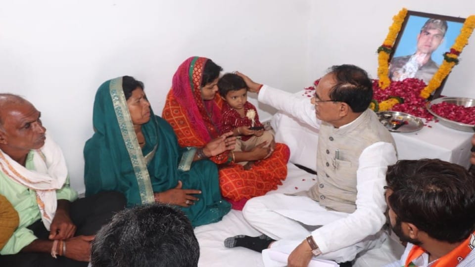CM in Chhindwara: Chief Minister targeted Kamal Nath, said- you did the cutting work, Mama has come to add