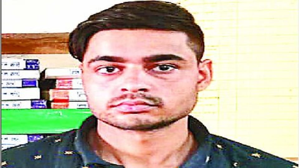 Hemp smuggler's carrier caught at Cantt station recovered 12 kg of ganja