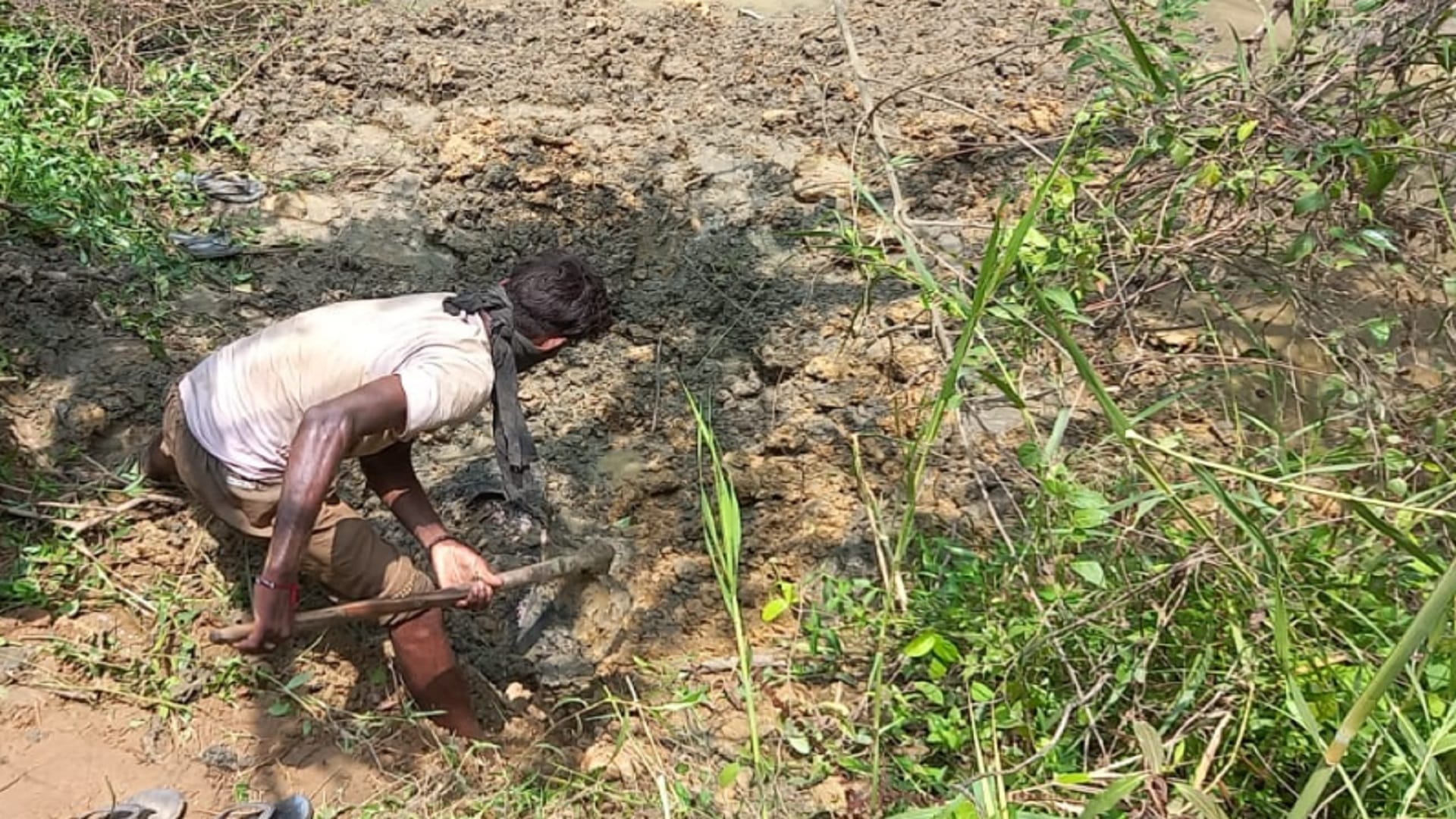 Bijnor Police have recovered the dead body of girl and has taken the lover into custody