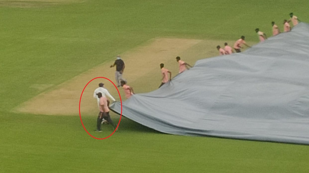 Prithvi Shaw wins hearts in Final Match Against Madhya Pradesh pull cover with ground Staff