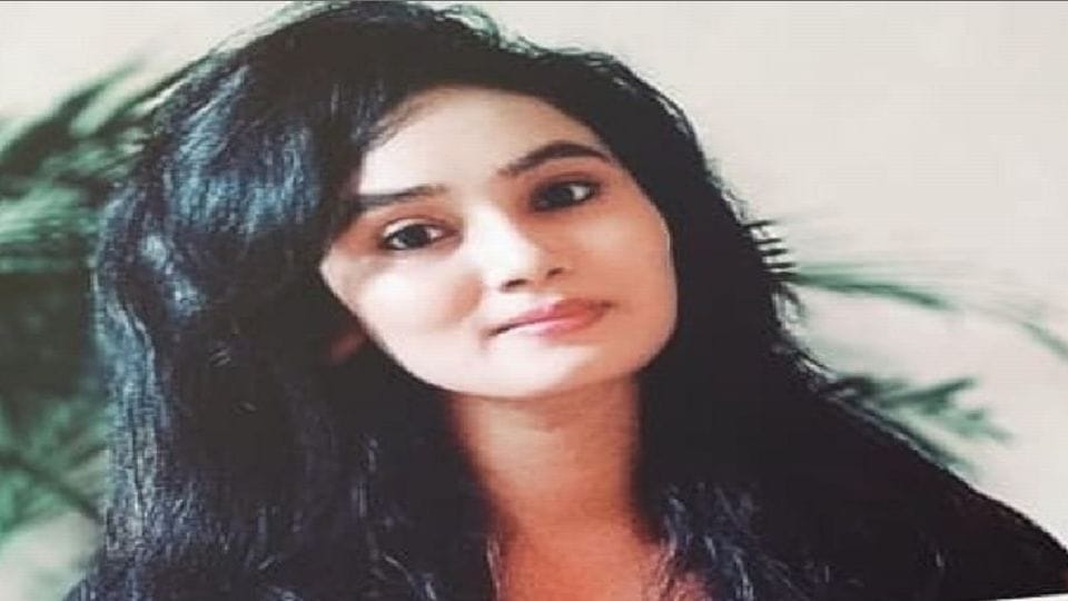 agra police searching absconding accused in the accused of blogger Ritika Singh murder
