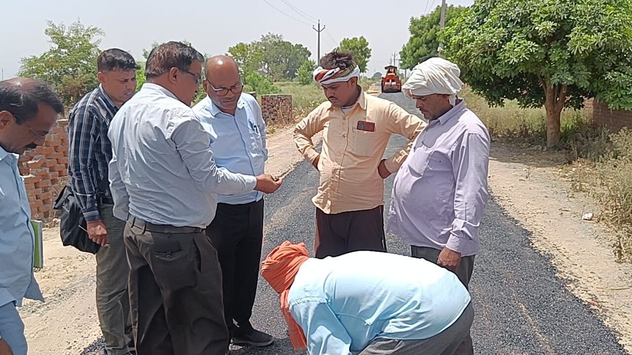 Seeing the road without standard, the superintending engineer got angry