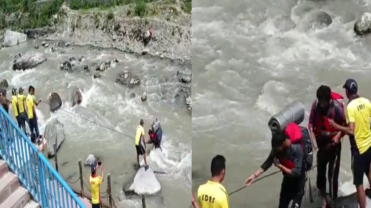 Mandakini water level increased suddenly, two youths crossing the river got trapped, SDRF rescued