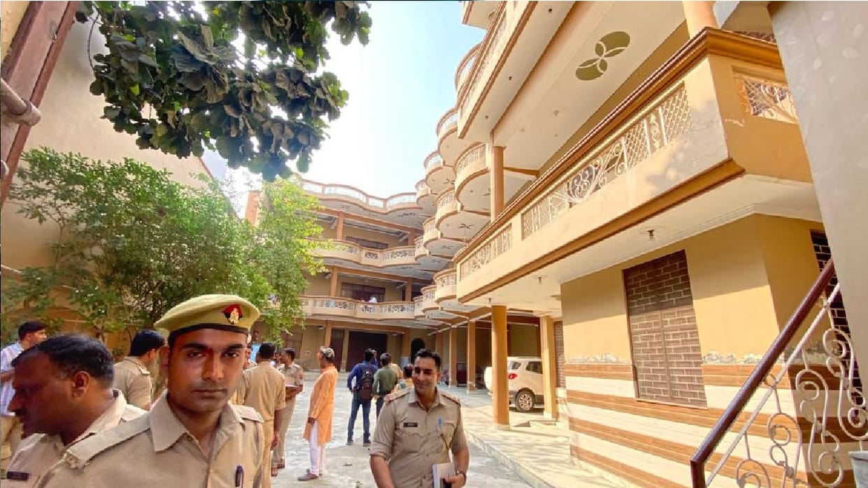 Administration attached property worth 5.92 crores of sandalwood smuggler Qamar Ahmed in Amroha