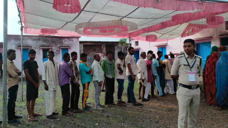 MP Panchayat Chuanv: Polling for the first phase in Panchayat elections begins, voting will be held till 3 pm, enthusiasm among voters