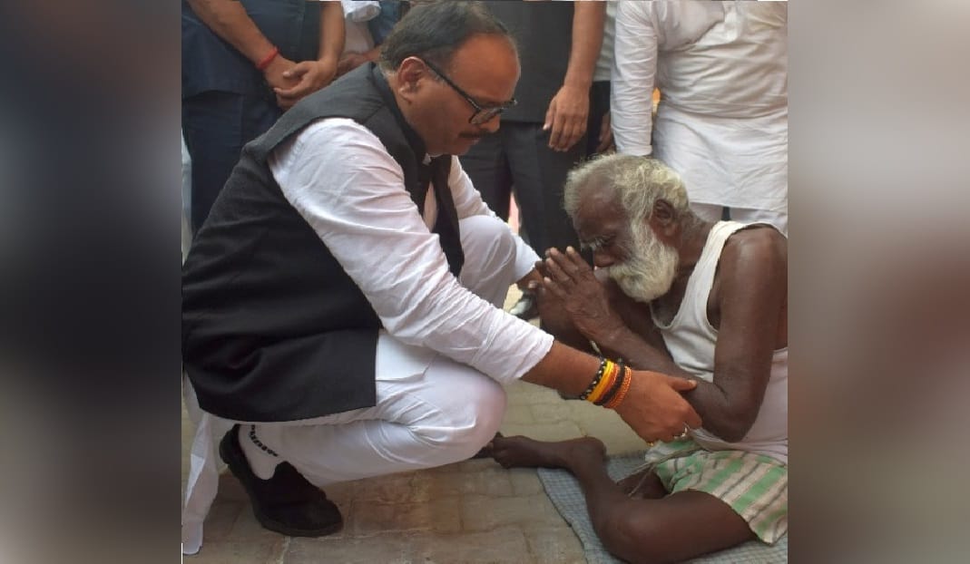 Deputy Chief Minister Brajesh Pathak honored more than 70 democracy fighters in Bareilly