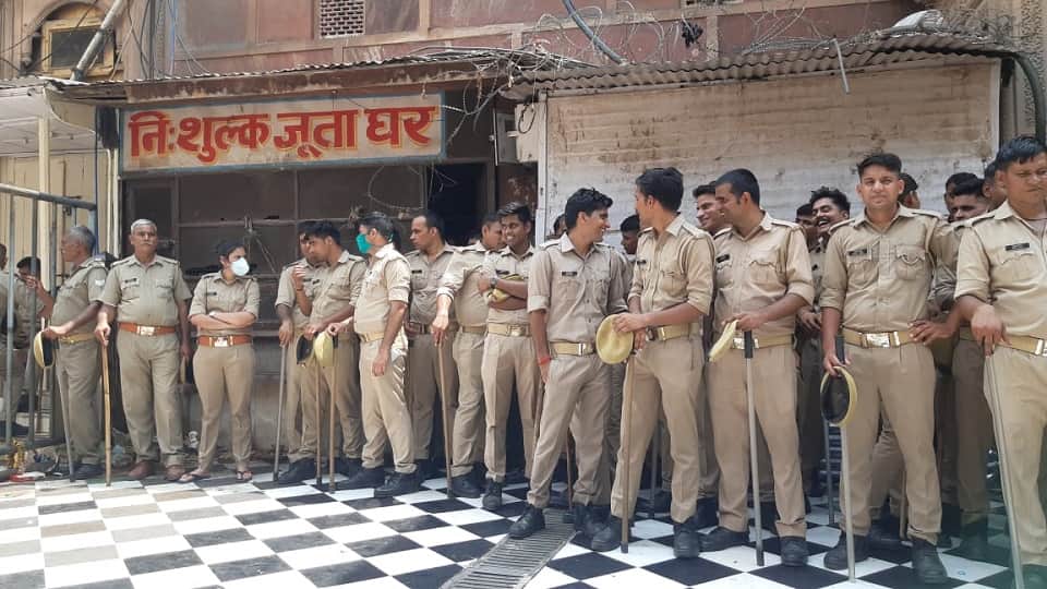 Rehearsal fleet reached Bihariji temple before the arrival of President Ram nath kovind in vrindavan