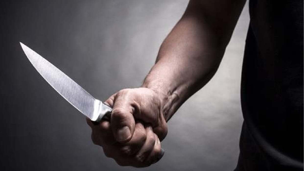 When police went to catch miscreant the accused stabbed constable in Bharatpur