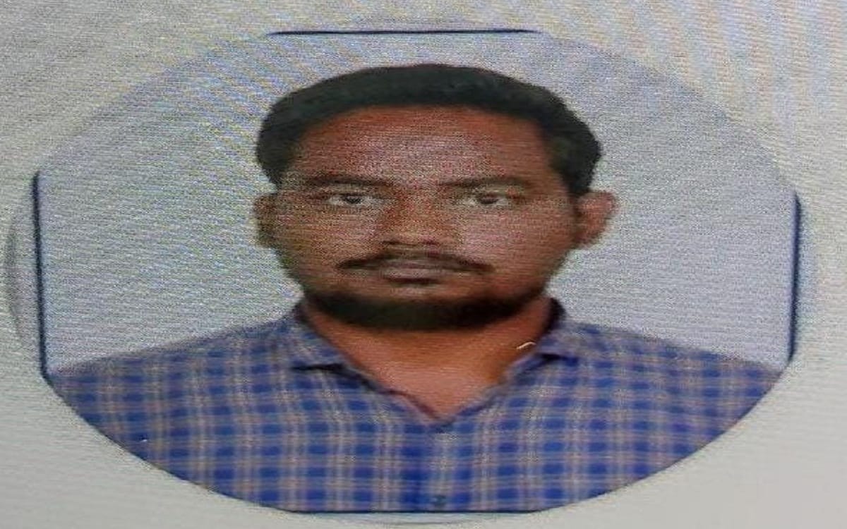 IIT BHU MTech student commited suicide  dead body found hanging in Visvesvaraya Hostel