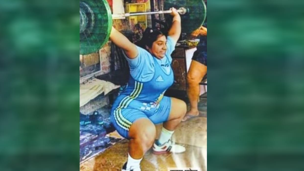 Ichha Patel wins silver medal in Khelo India Junior national weight lifting.