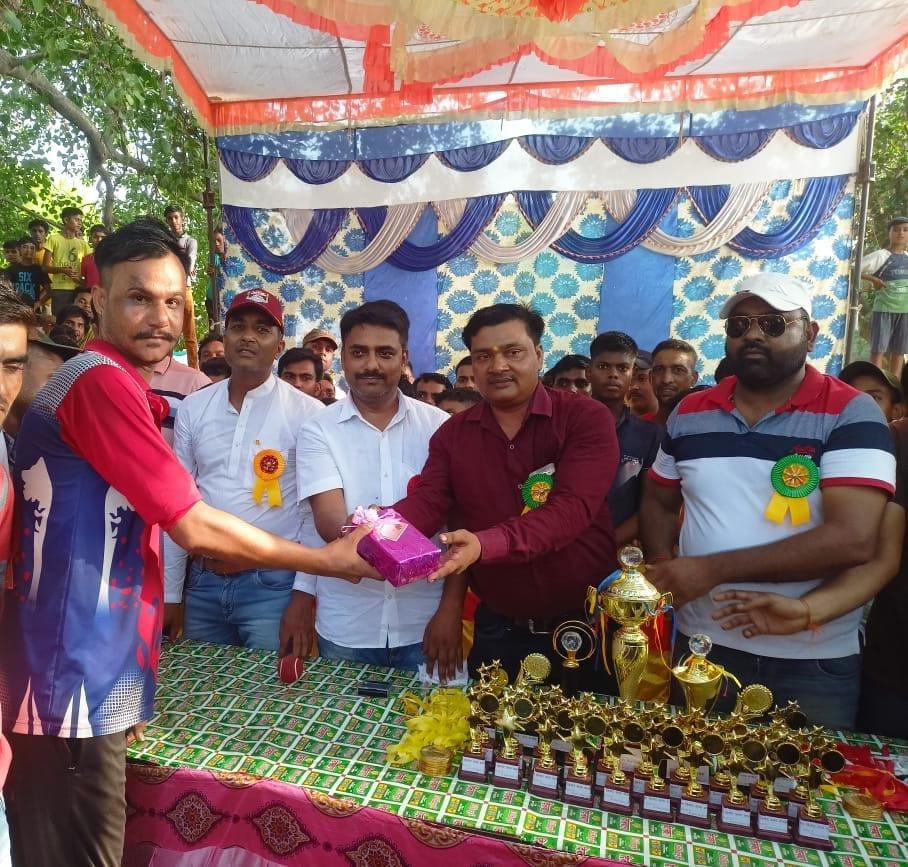 Khatima's team won cricket tournament