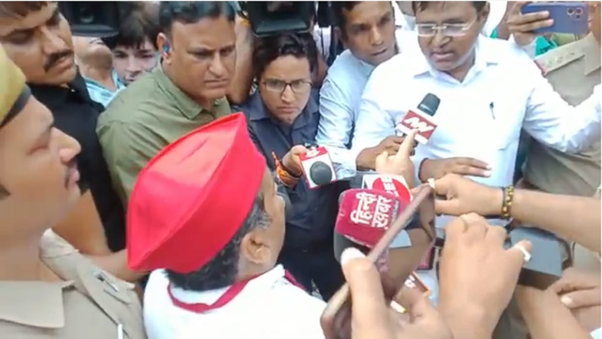 Azamgarh Lok Sabha Bypoll Result 2022 SP Candidate Dharmendra Yadav Accused Officers for Evm Changing