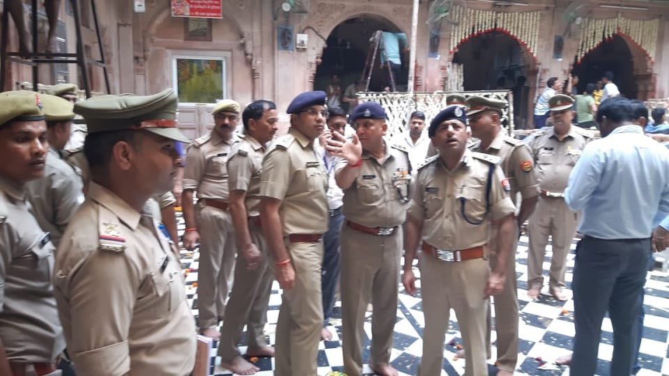 Rehearsal fleet reached Bihariji temple before the arrival of President Ram nath kovind in vrindavan