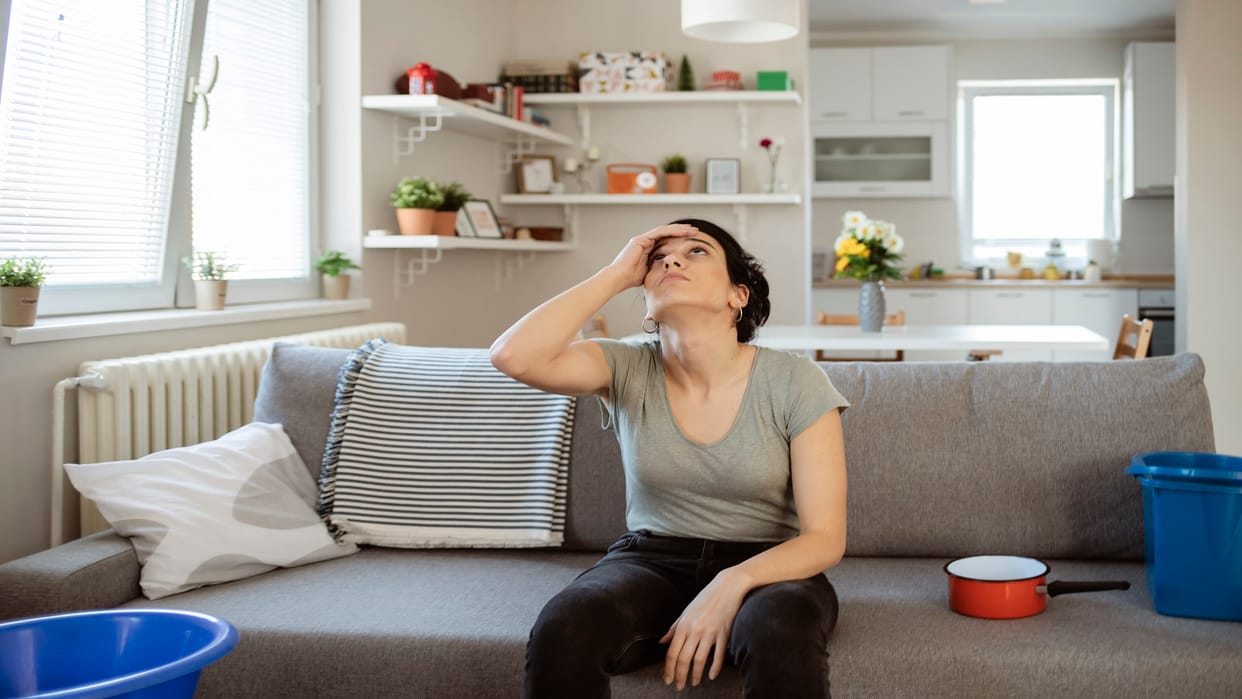 Monsoon Tips To Get Rid Damp Wall And Musty Smell at Home due To Heavy Rain