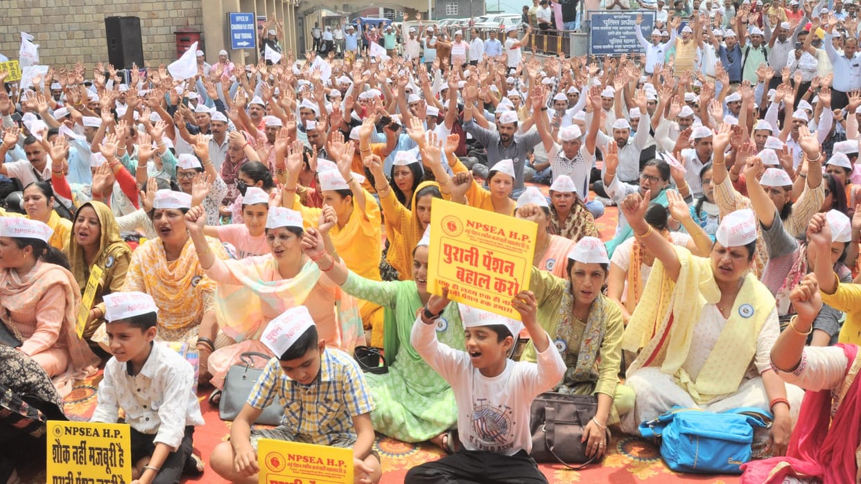 Himachal Prdaesh New Pension Scheme Employees Association Protest in Dharamshala