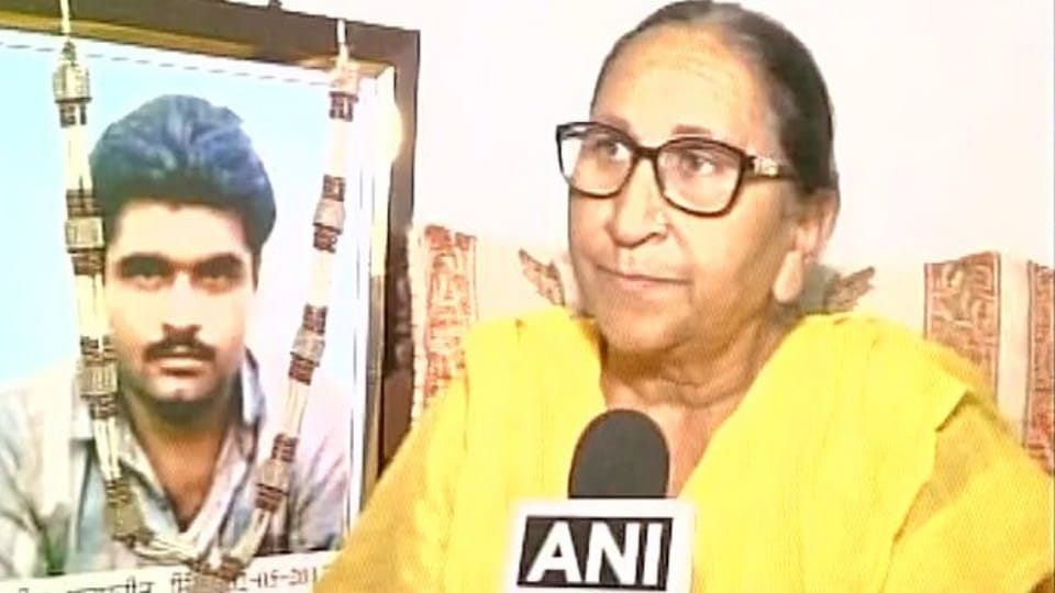 Sarabjit Singh Who Killed in Pakistan Jail His Sister Dalbir Kaur Dies of Cardiac Arrest in Bhikhiwind