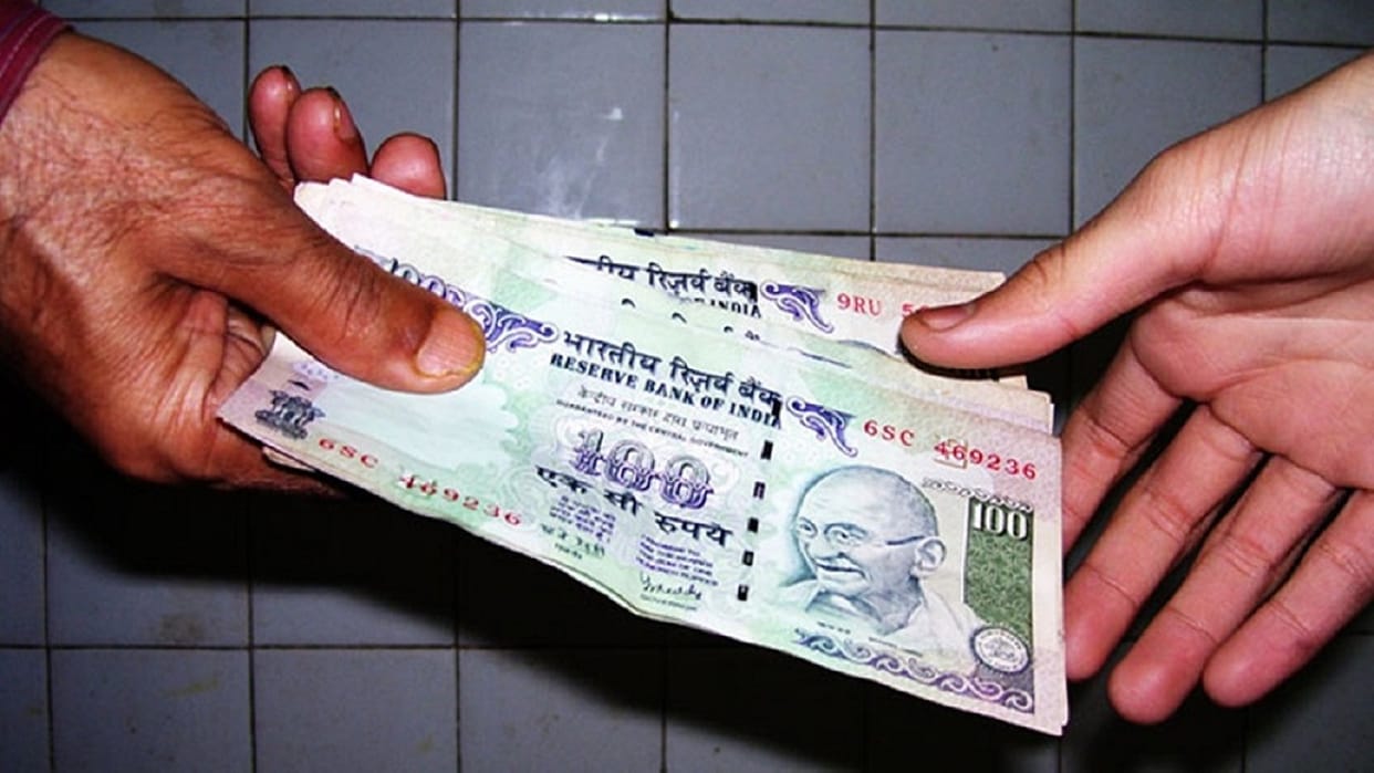 Lekhpal suspended for demanding bribe in the name of getting compensation