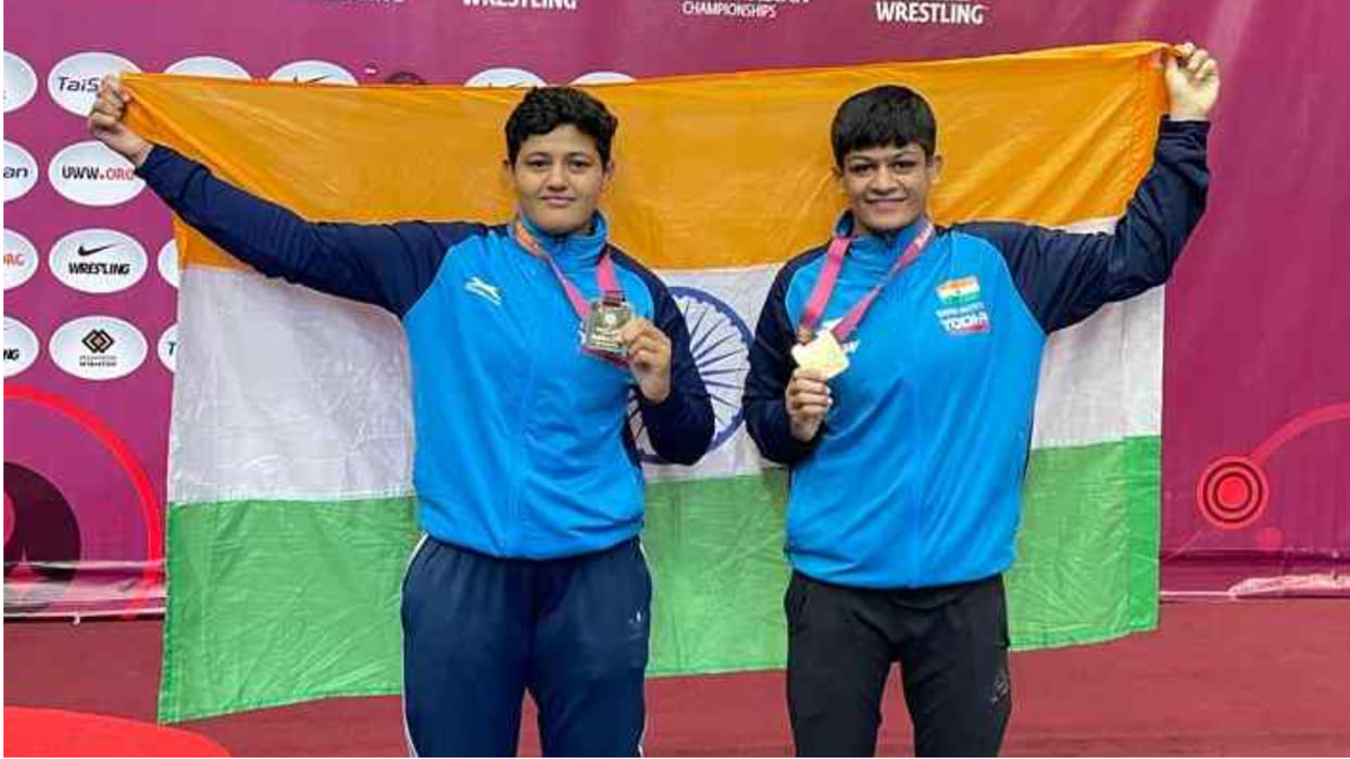 Ritika and Mansi won gold medals in Asian Wrestling Championship