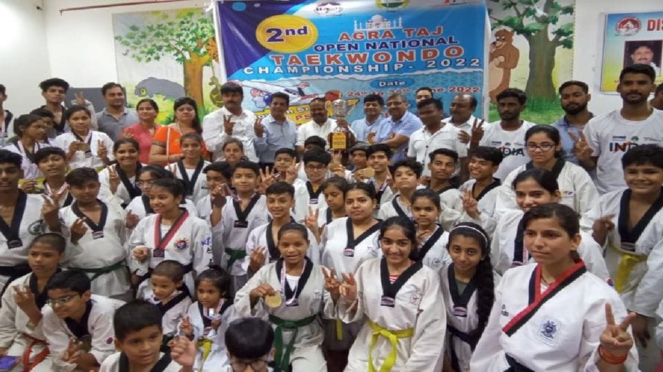 Uttar Pradesh team became overall champion in Taj Open National Taekwondo Championship in Agra