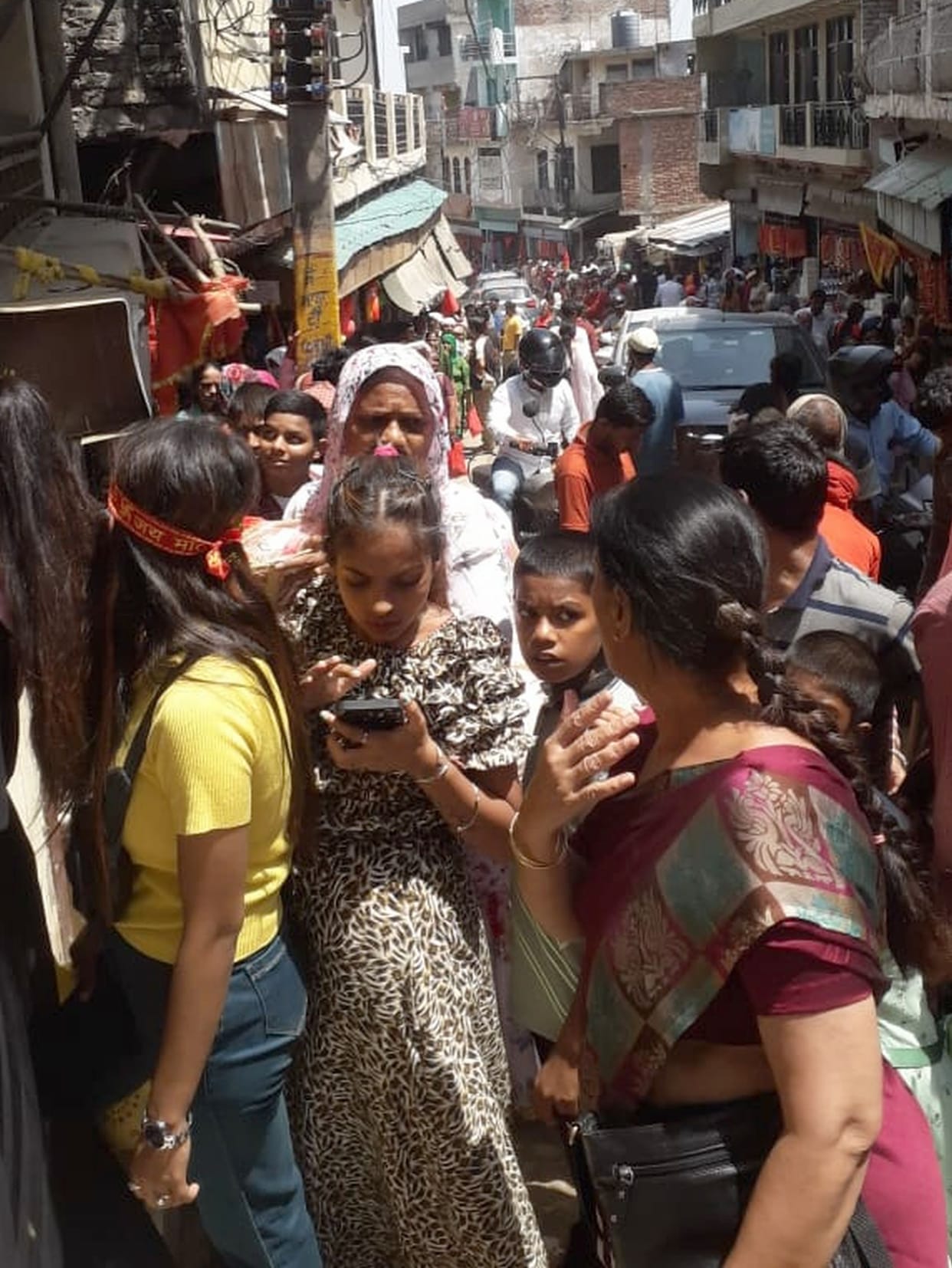 Crowd of devotees gathered in Chintpurni, arrangements gasped