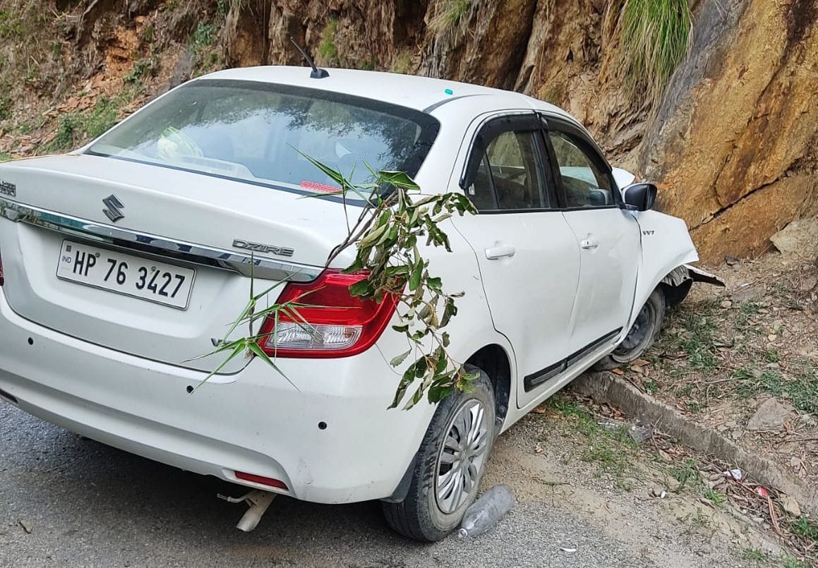 mandi news himachal news one died car accident mandi kamand mandi