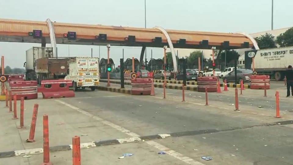 Transport minister Nitin Gadkari says Govt wants to end problem of long queues at toll plazas
