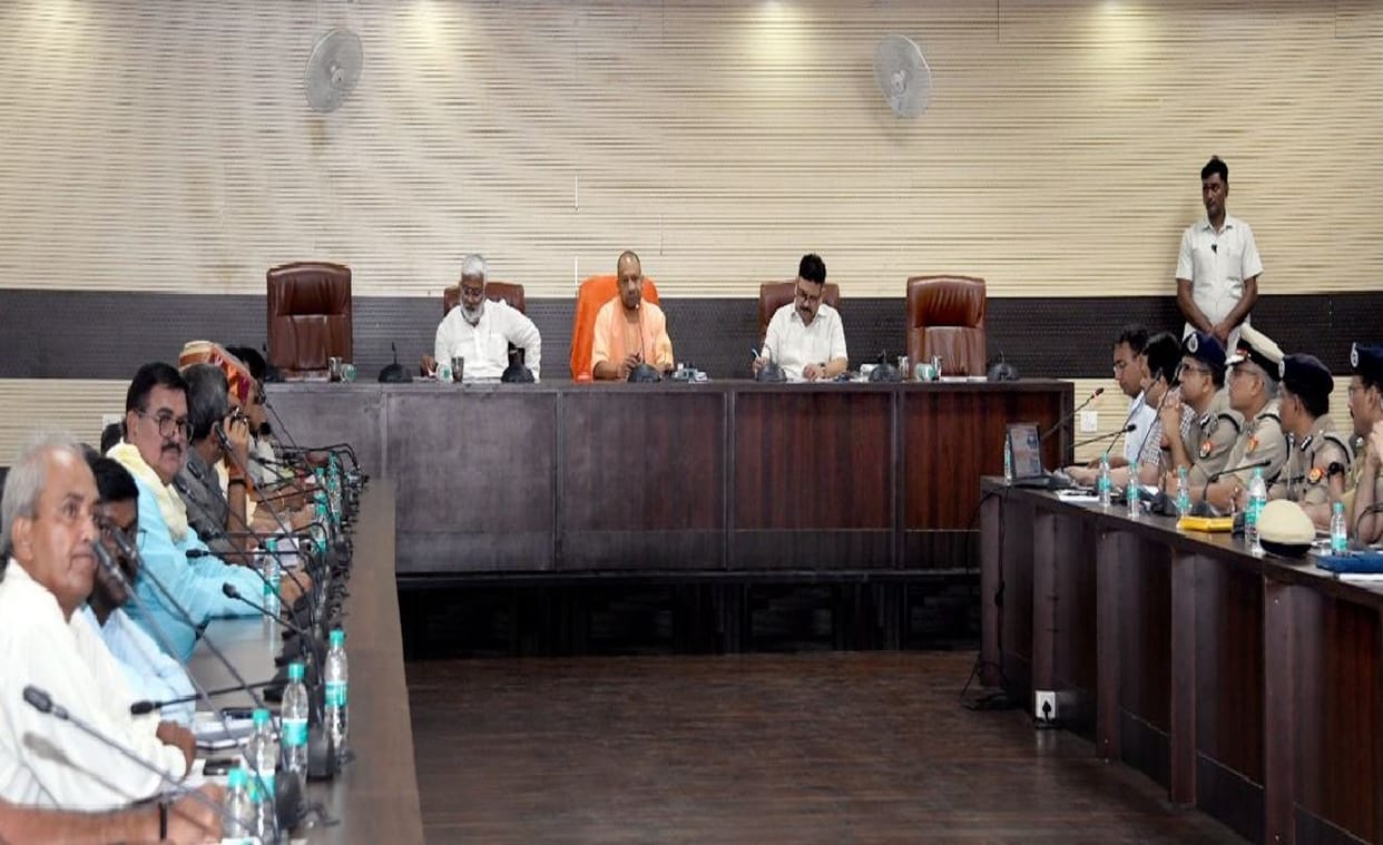 CM Yogi varanasi visit said Commissioner to check quality of projects to launched by PM modi