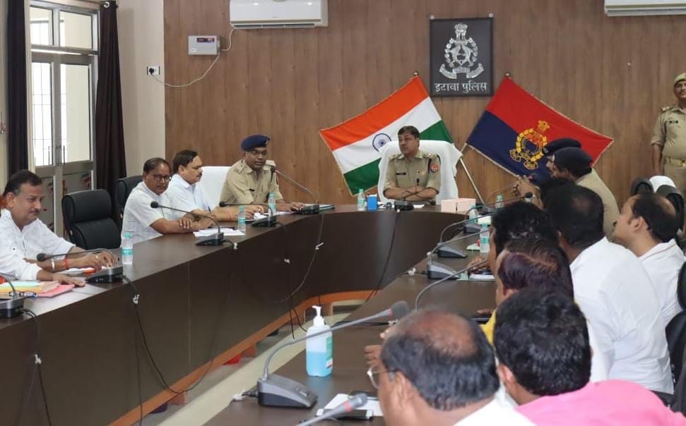 The issue of waterlogging at Mehra gate echoed in the meeting of traders