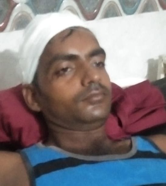 Fighting on a boat in the middle of Yamuna, the young man's head was broken