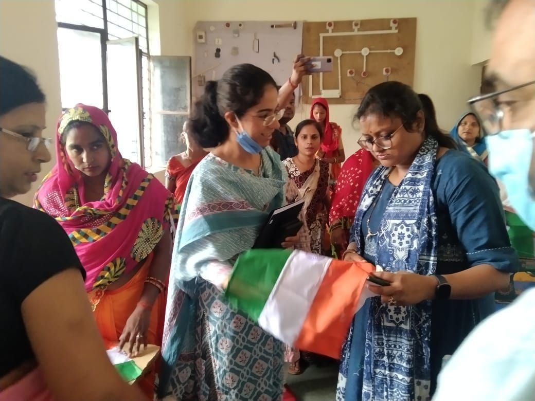 Kanpur Dehat : Tricolor will be hoisted at every house on the elixir of independence, three lakh flags are being made