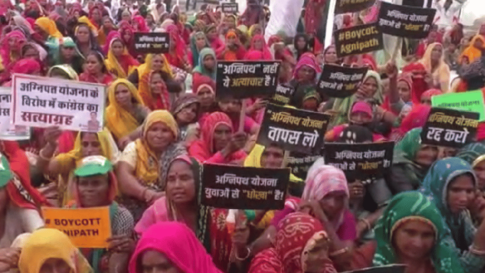 Agnipath Protest: In Rajasthan, Congress made a ruckus against Agnipath, satyagraha in all assemblies