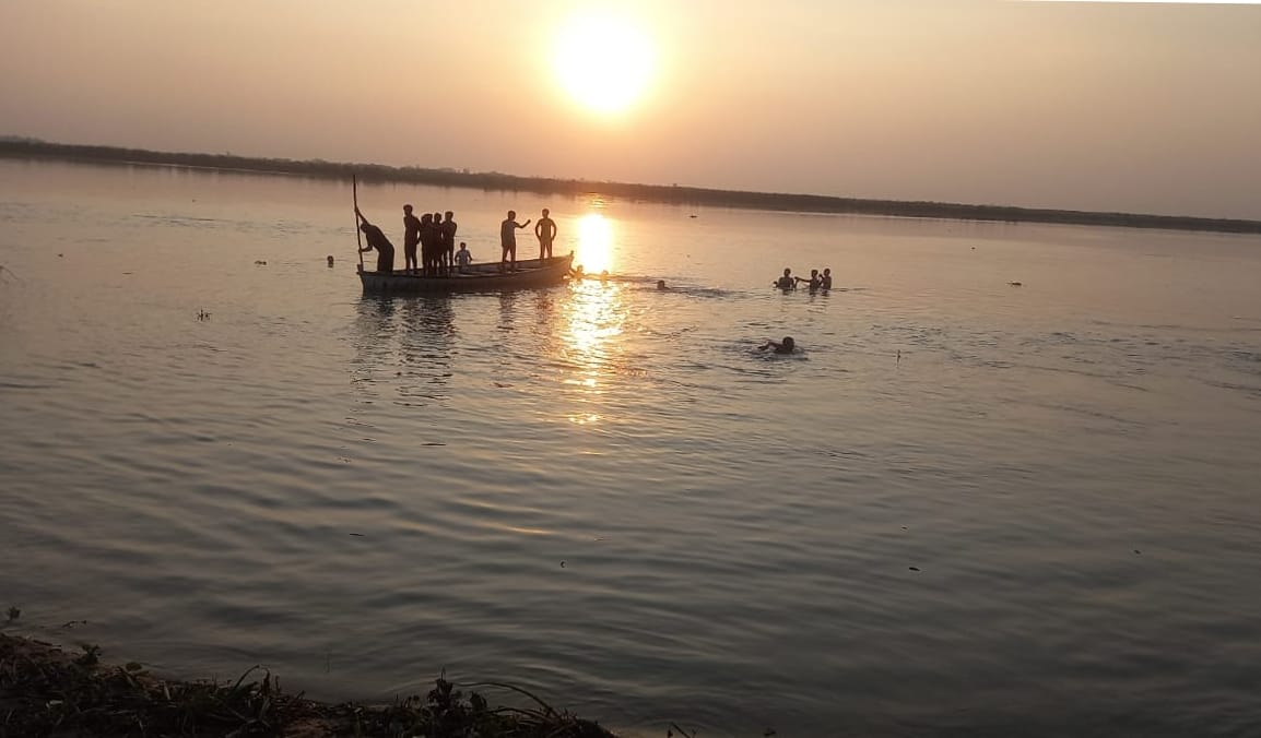 Three brothers and sisters drowned in Ganga, two rescued