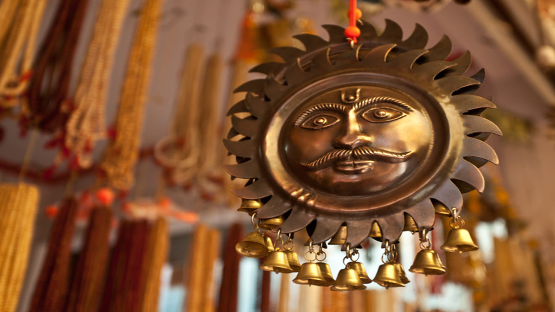 UP Government Will Provide 12000 Rupees to Pilgrims Know About Shramik Parivar Tirth Yojana in Hindi