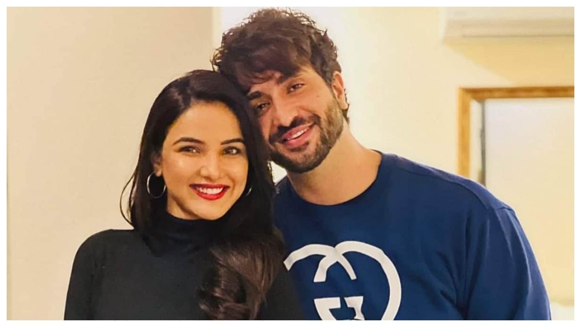 Jasmin Bhasin Aly Goni Love Story: both met on the set of Khatron Ke Khiladi and their friendship turn in love in reality show Bigg Boss