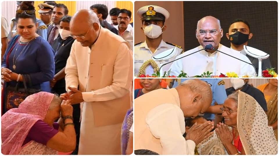 widow women Eyes became moist after meeting Ram Nath Kovind see emotional moments in pictures