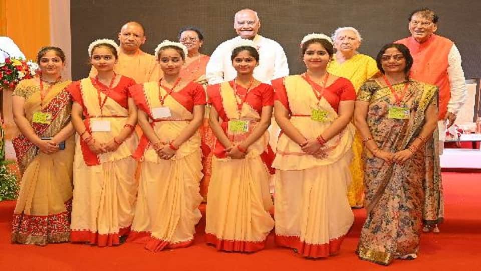 widow women Eyes became moist after meeting Ram Nath Kovind see emotional moments in pictures