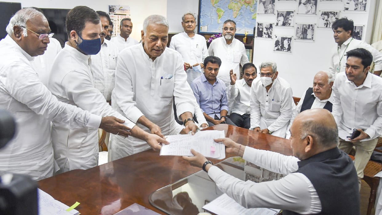 Opposition in Bihar to support Yashwant Sinha in Prez polls Latest News Update