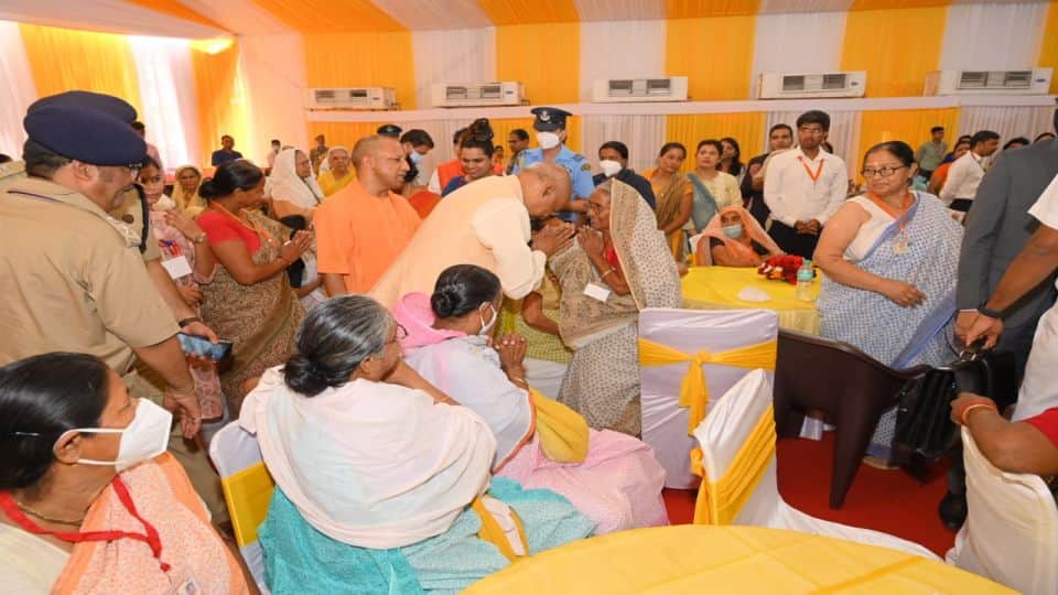 President Ram Nath Kovind got emotional after hearing the pain of widow women in Vrindavan