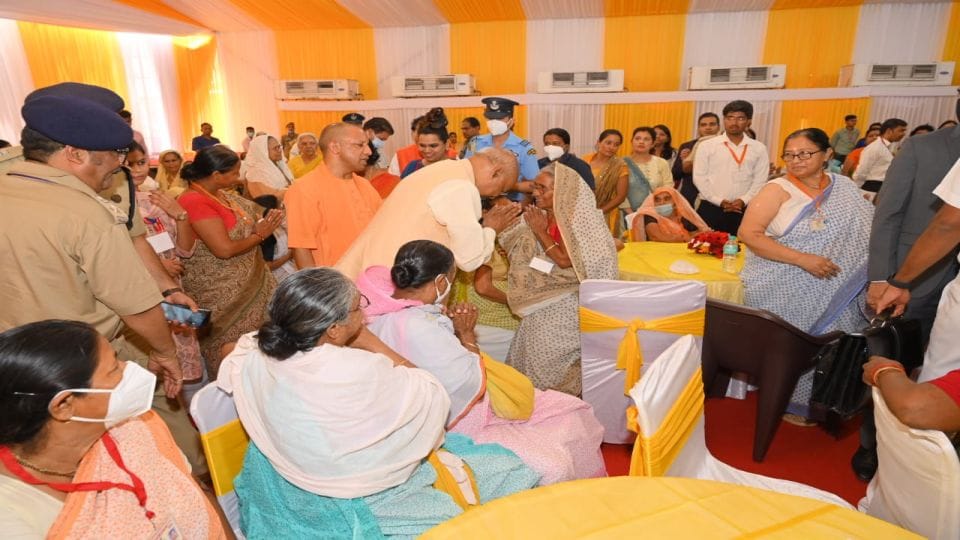 President Ram Nath Kovind got emotional after hearing the pain of widow women in Vrindavan