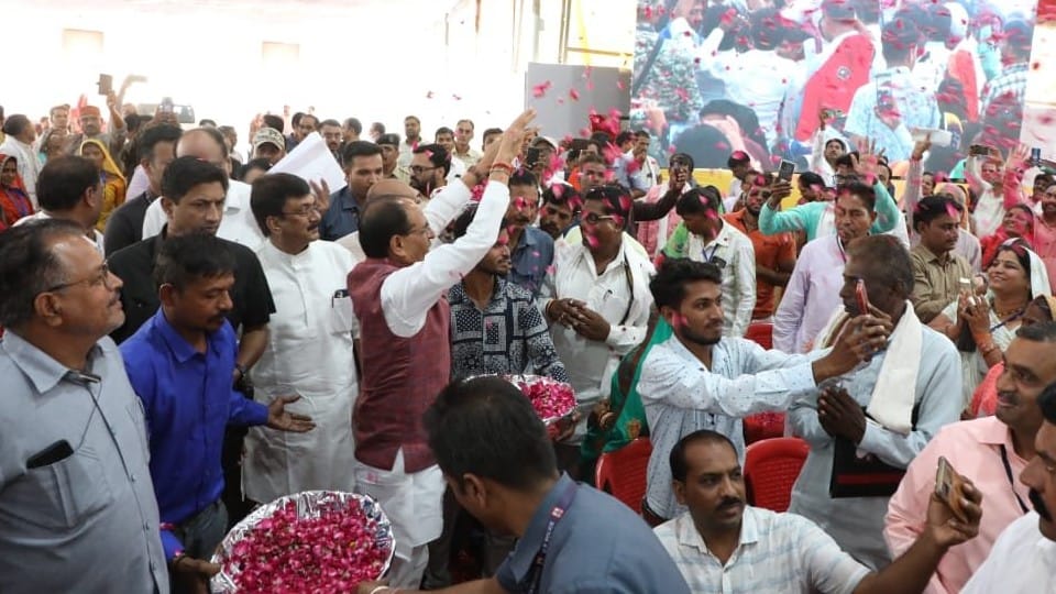 Madhya Pradesh: Big announcement of CM Shivraj, said- reward of two lakh rupees to the villages adopting prohibition