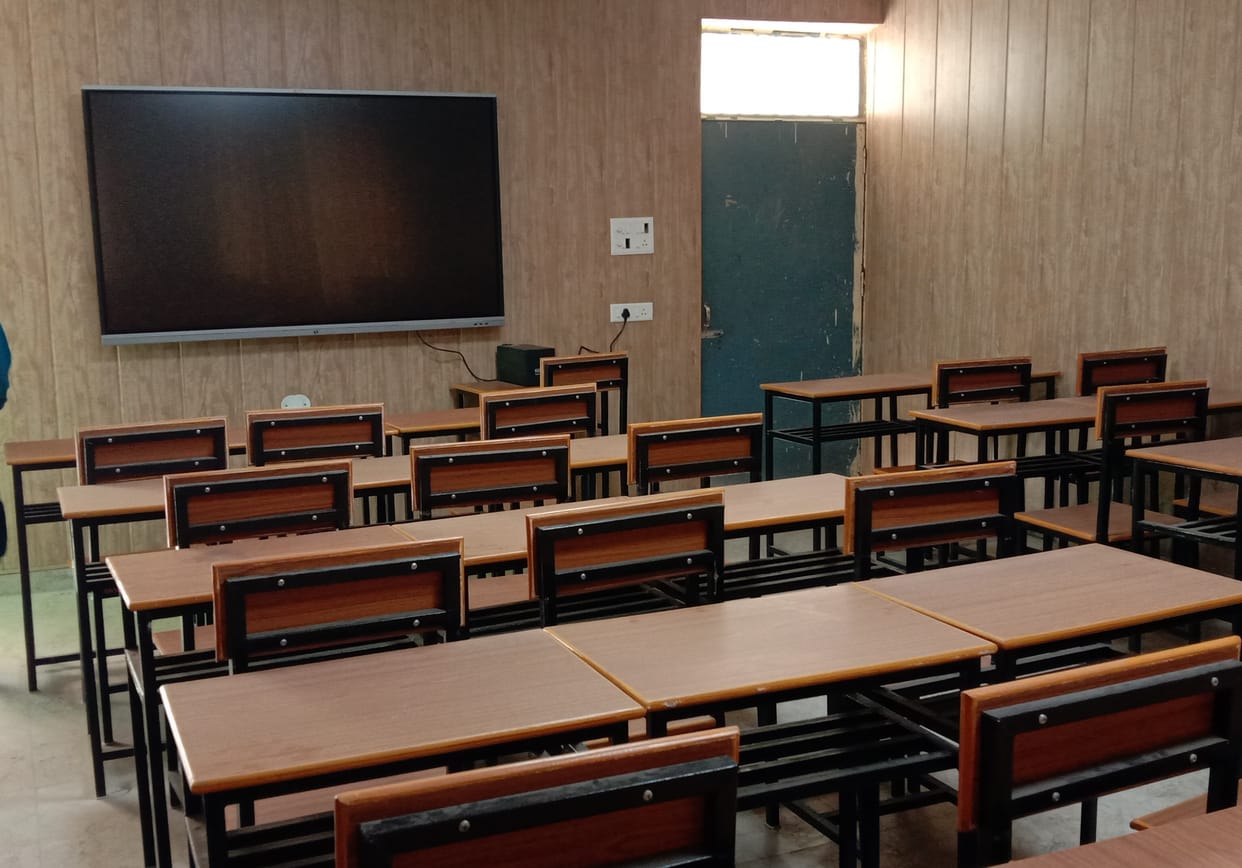 Smart class will be made in all upper primary schools of the district