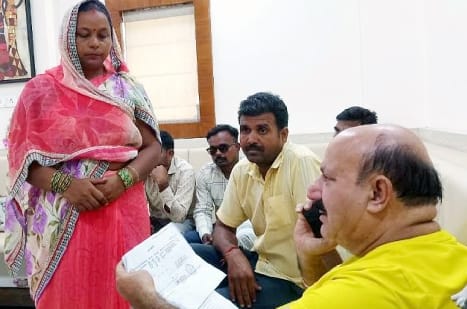 MLA held public court at office, heard problems