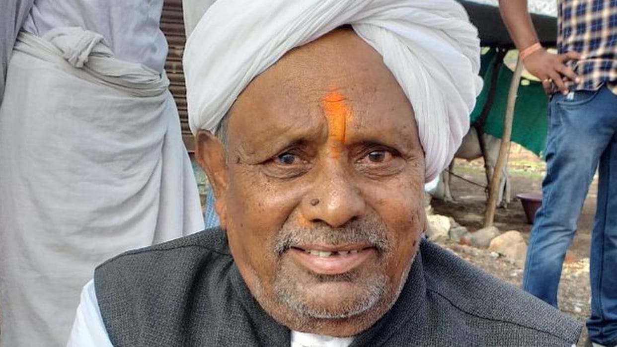 MP News: Crorepati husband with three wives in Mogargaon became sarpanch, wife became district member