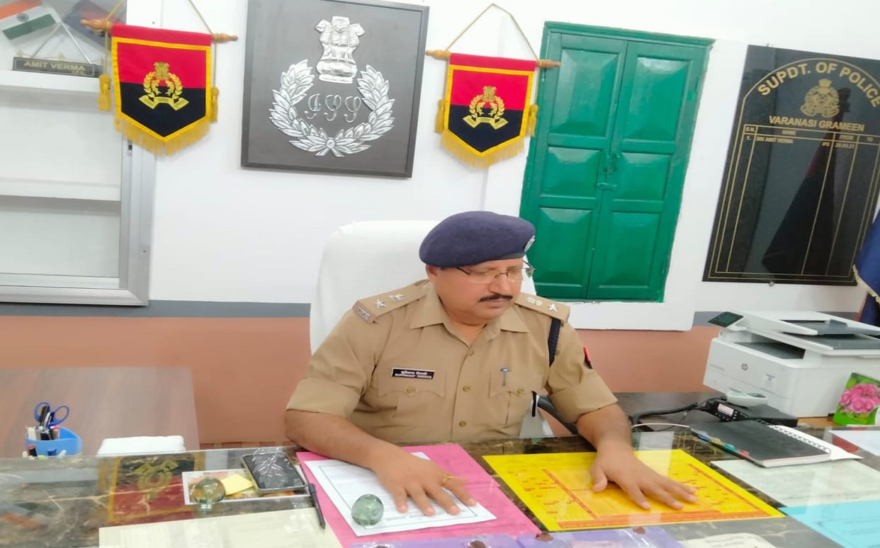 Truck driver murder case busted in varanasi Angry khalasi killed him with knife for abusing mother